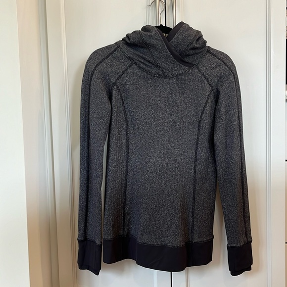 Lululemon Heathered Black/Grey Sweater, Size 6 - Picture 1 of 6